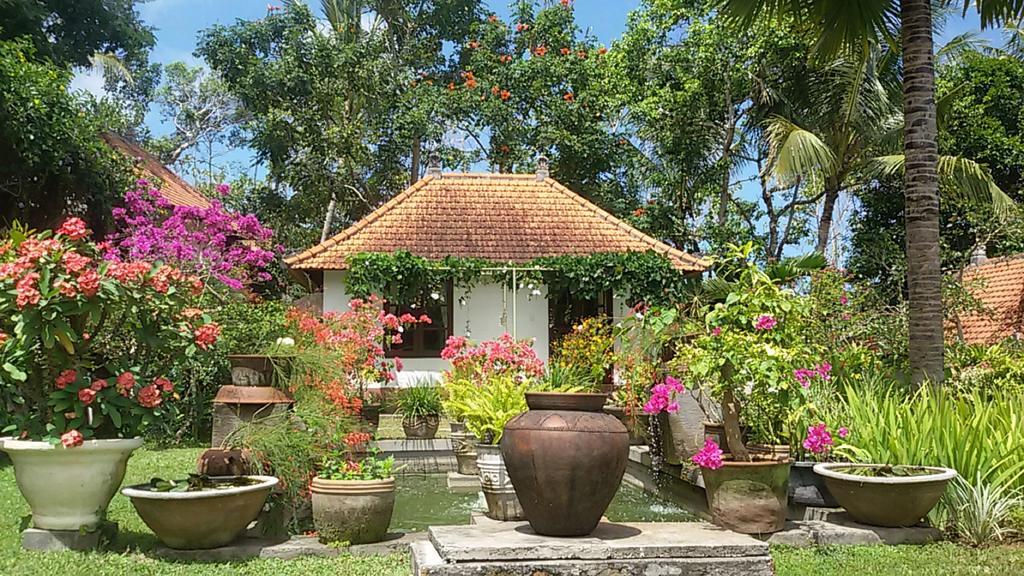 Bukit Asri Lodge Seraya Exterior photo